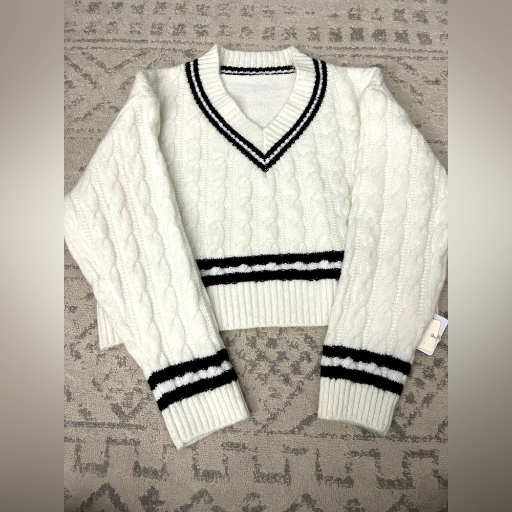 Commense, size small sweater, black and white, cropped